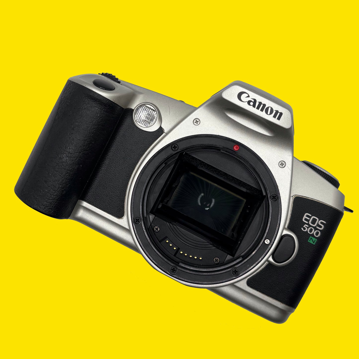 Le Canon EOS 500N + 35-80mm