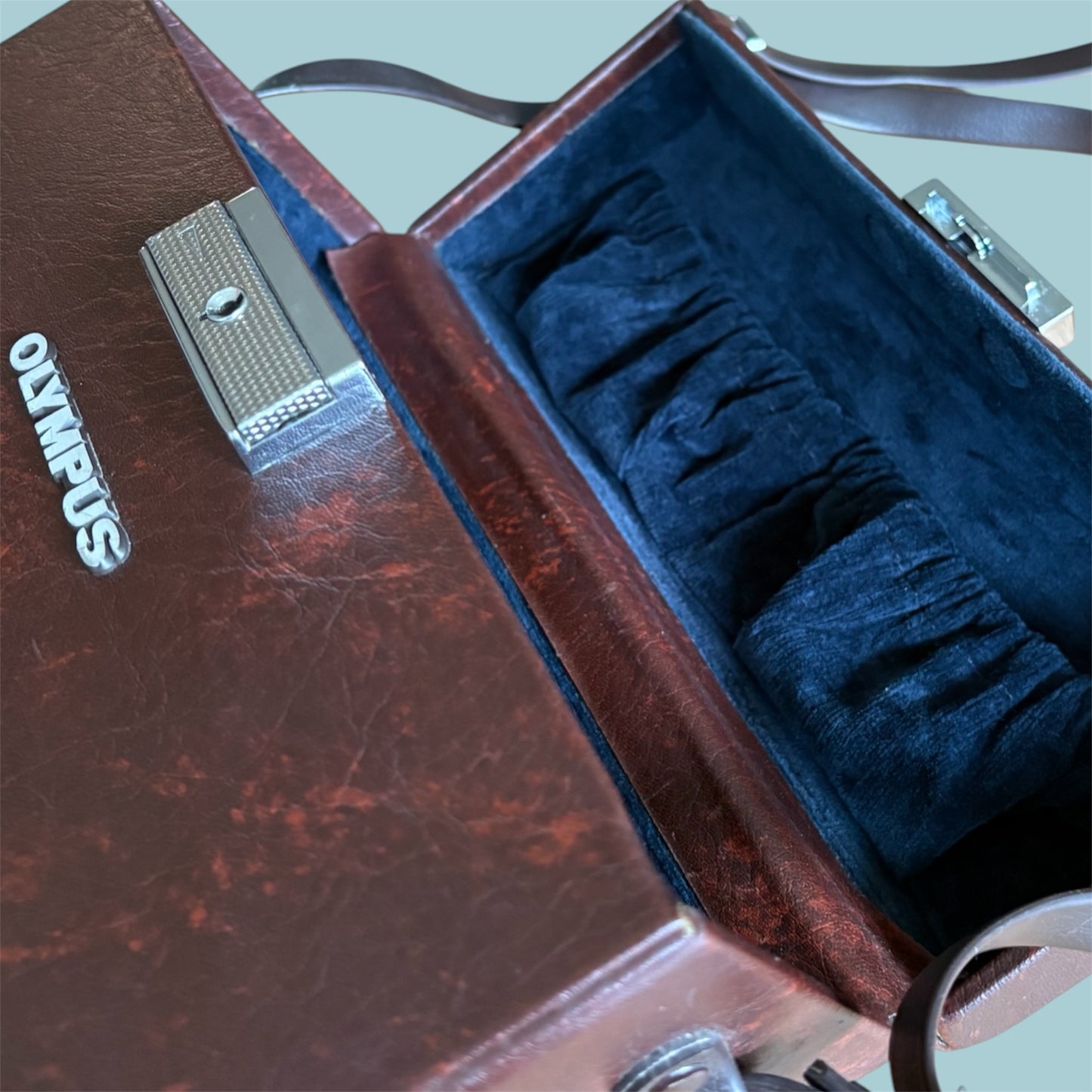 Sacoche rigide Reflex & Accessoires - Olympus
